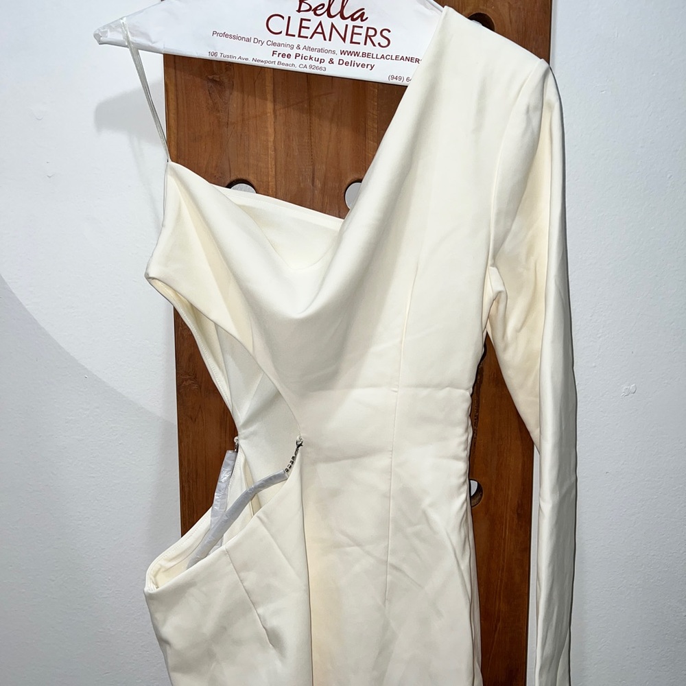 ASTR the Label Lavinia Dress in Off White - Picture 11 of 14